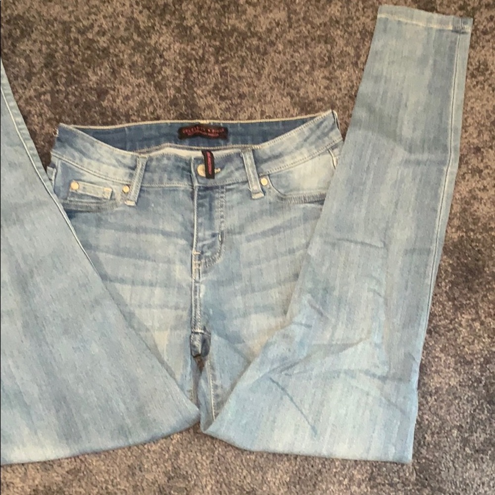 Celebrity Pink mid rise skinny jean. Size 1